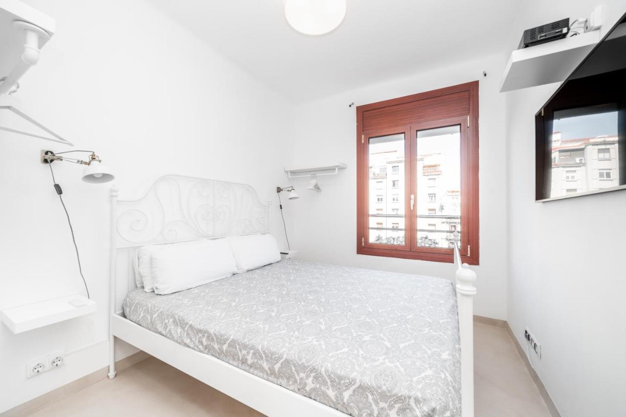 Apartamentos Gran Via 732 Barcelona Kültér fotó