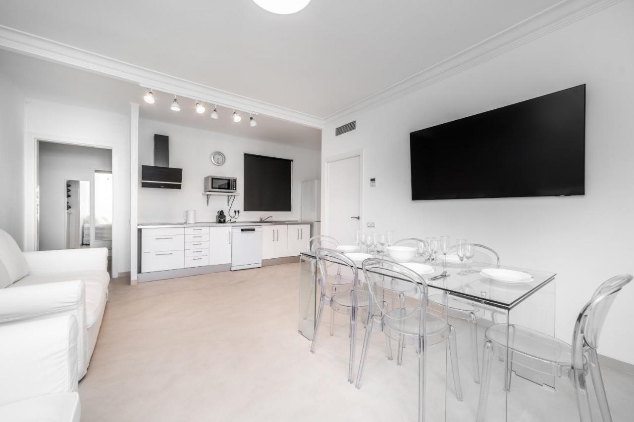 Apartamentos Gran Via 732 Barcelona Kültér fotó